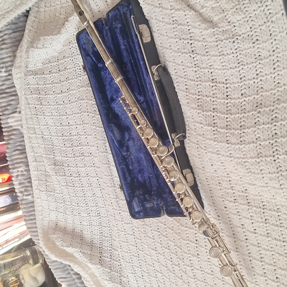 Vintage Armstrong Flute Silver Flute with Case Needs Polishing & Servicing - Picture 9 of 16